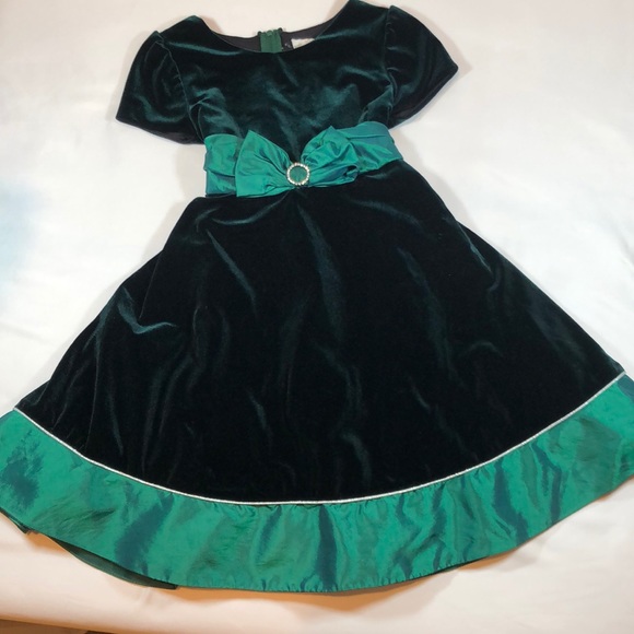 Rare Editions Other - 🎄Rare Editions Girls Beautiful Green Velvet Dress Size 6